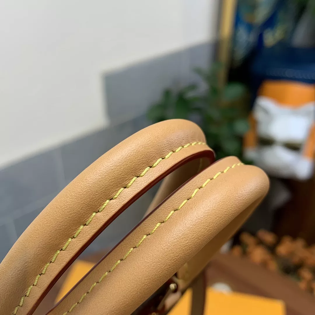 LV Petit Sac Plat Monogram Empreinte - ReplicaBags.is - Image 9