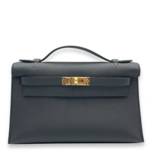 Kelly Pochette Black in Swift, Gold hardware