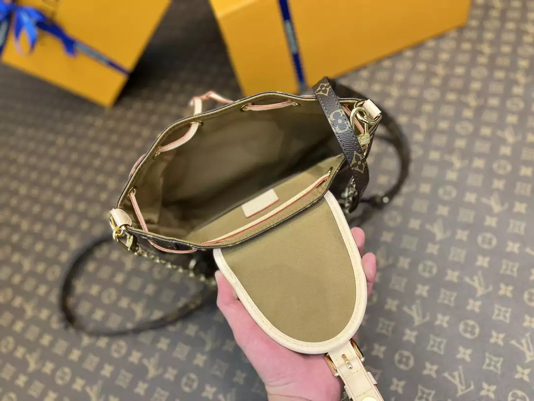 LV Excursion PM Monogram Brown Backpack - Repbags.is - Image 9