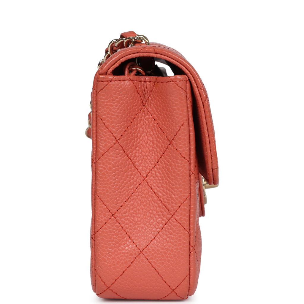 Vintage Chanel Classic East West Single Flap Coral Caviar Light Gold Hardware - Image 4
