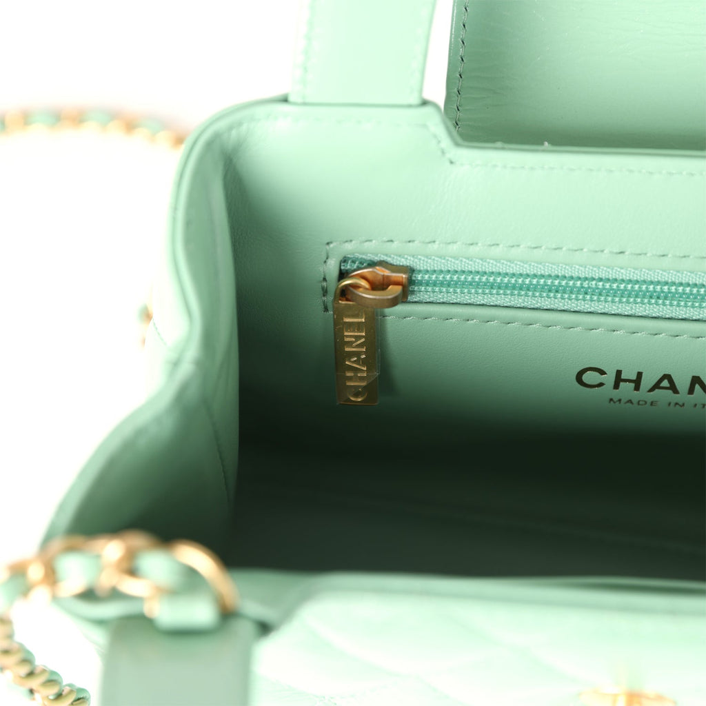 Chanel Small Kelly Shopper Light Green Shiny Aged Calfskin Brushed Gold Hardware - Image 9