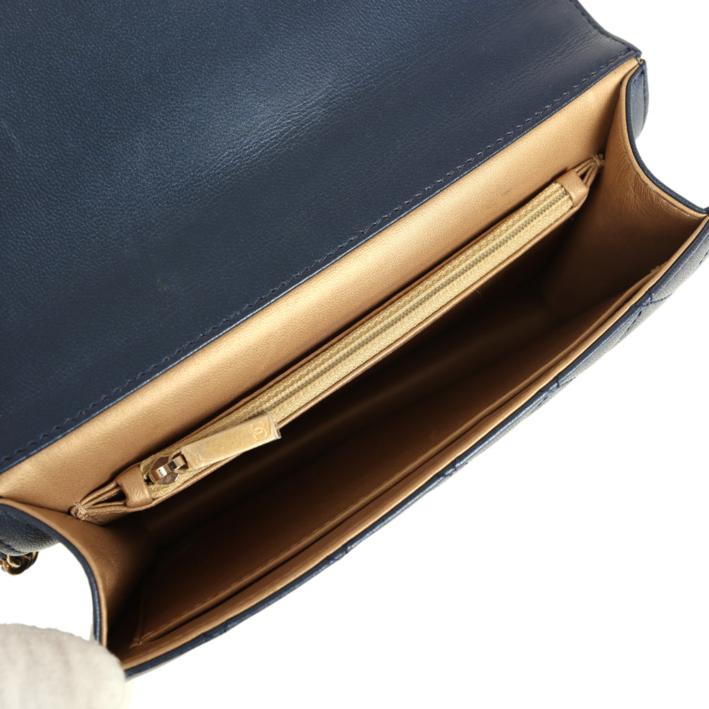 Pre-owned Chanel Small Chic Pearls Flap Bag Navy Calfskin Antique Gold Hardware - Image 9