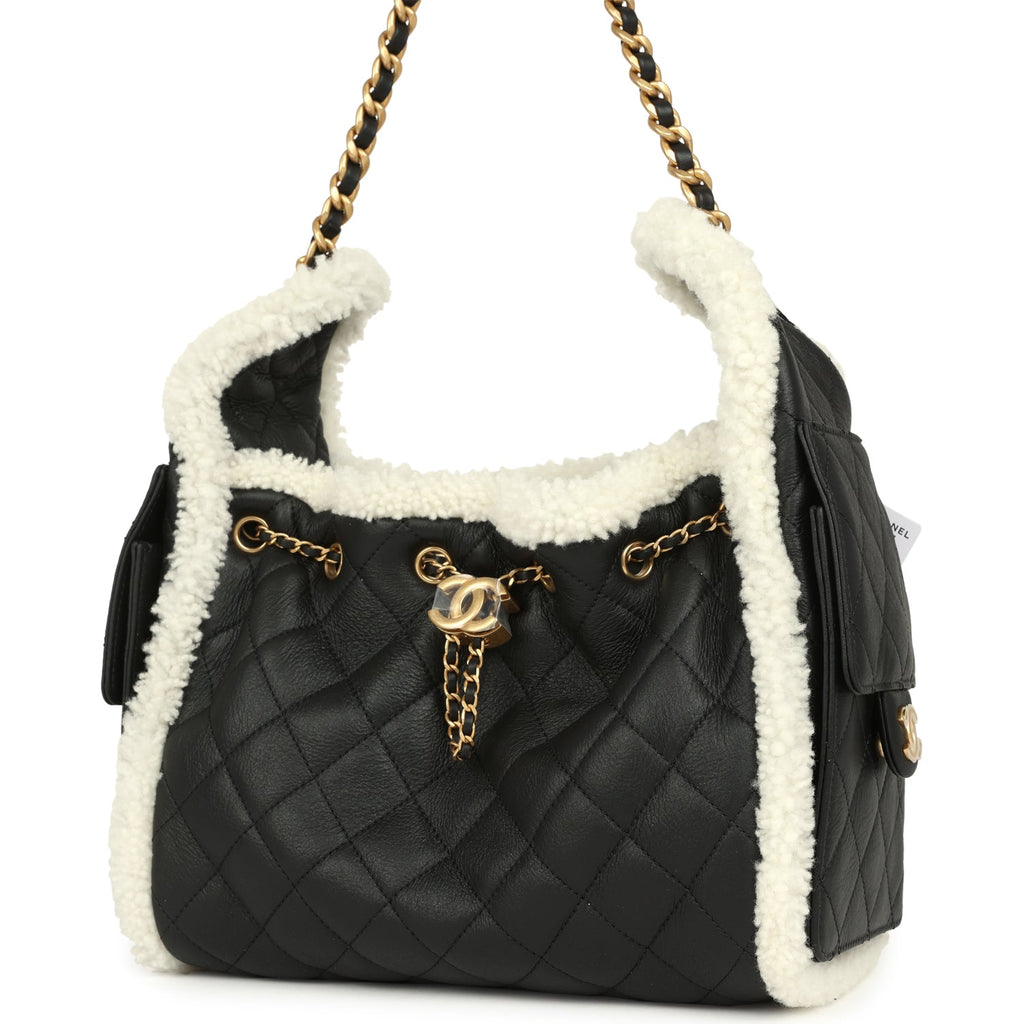 Chanel Small 25 Hobo Bag Black Crumpled Sheepskin and White Shearling Antique Gold Hardware - Image 6