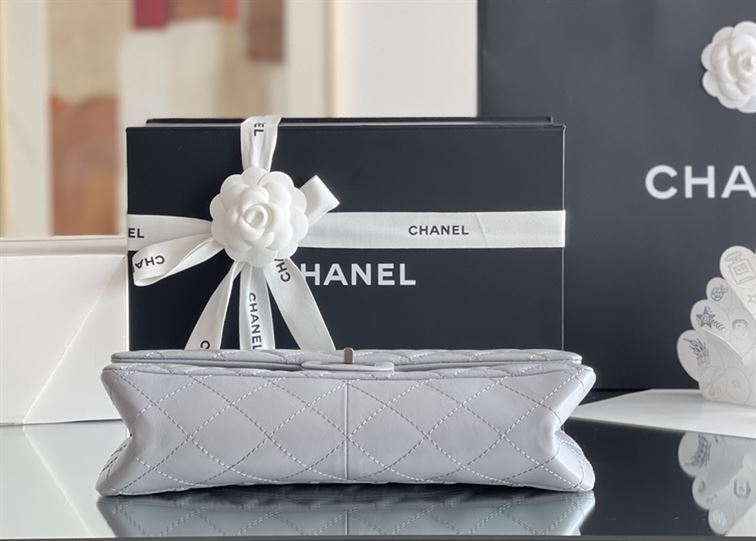 Chanel Grey Quilted Aged Leather Reissue - Image 9