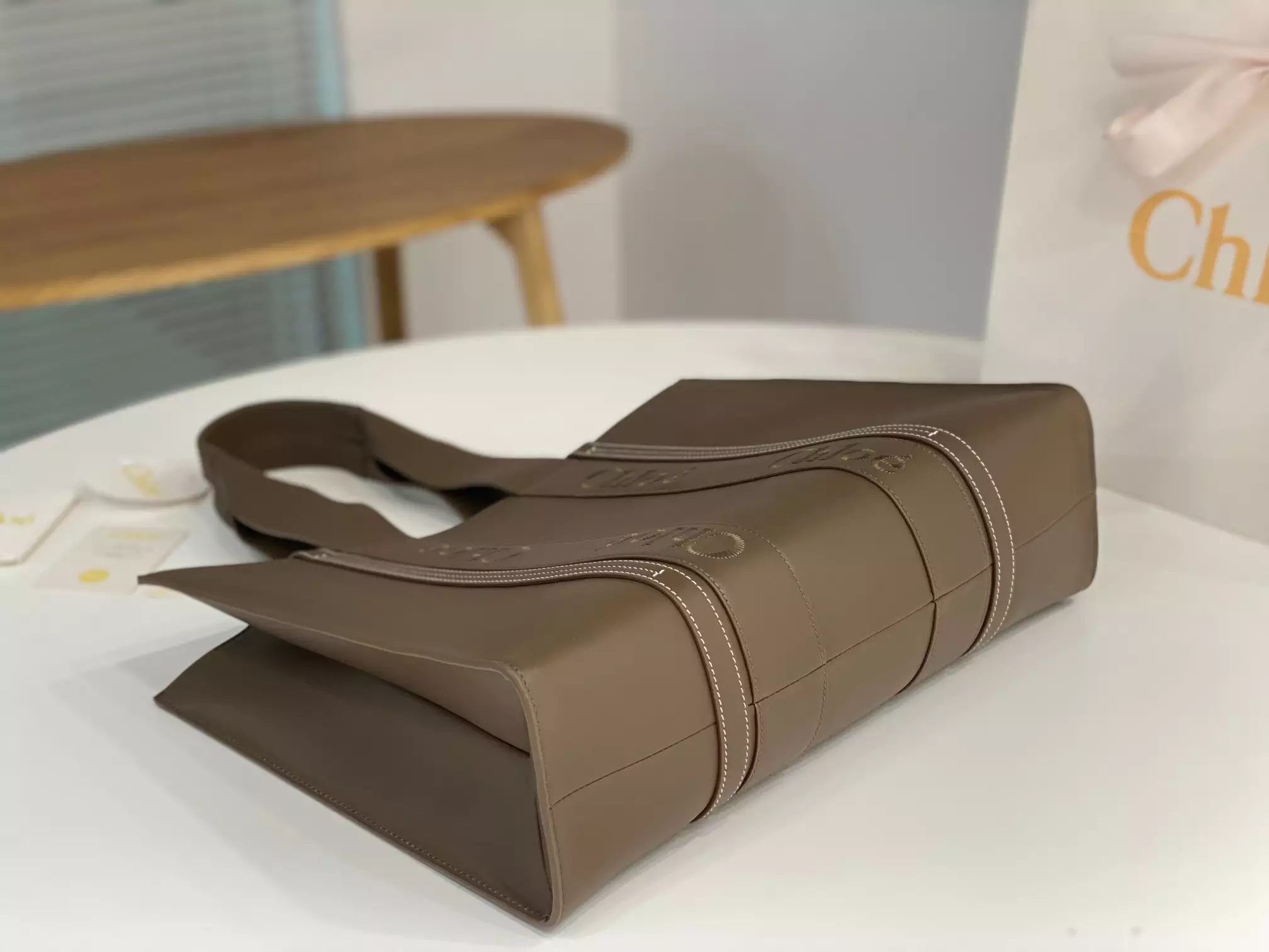 Chloé Large Woody Tote Bag Dark Nut - Repbags.ru - Image 7