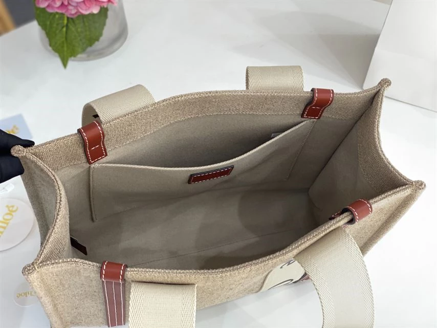 Chloé Medium Woody Tote Bag - MB007 - Image 5