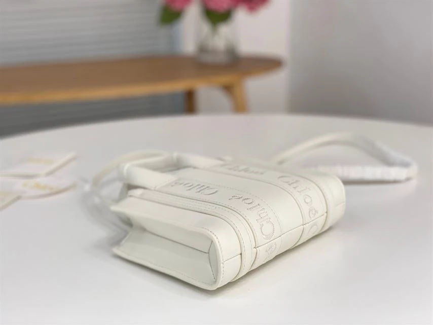 Chloé Mini Woody Tote Bag Smooth Calfskin With Chloé Logo - MB031 - Image 6