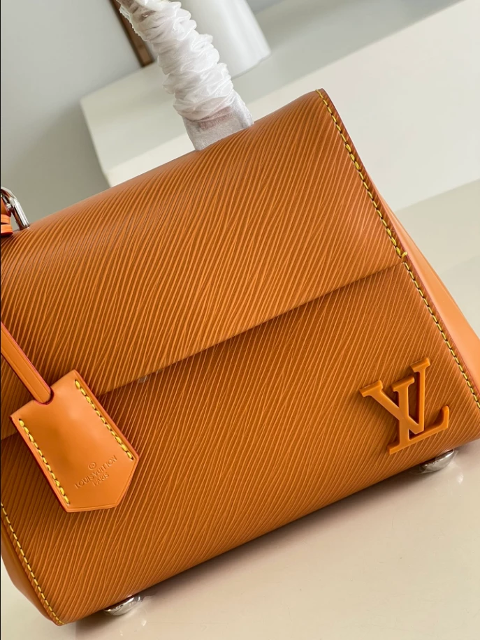 Cluny Mini Epi Leather Bag - LB283 - Image 6