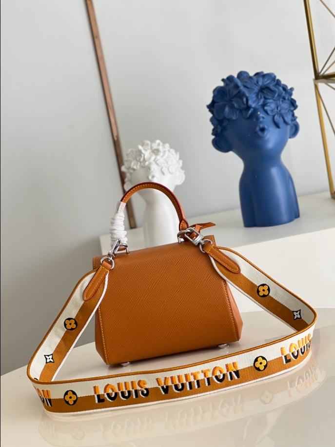 Cluny Mini Epi Leather Bag - LB283 - Image 8