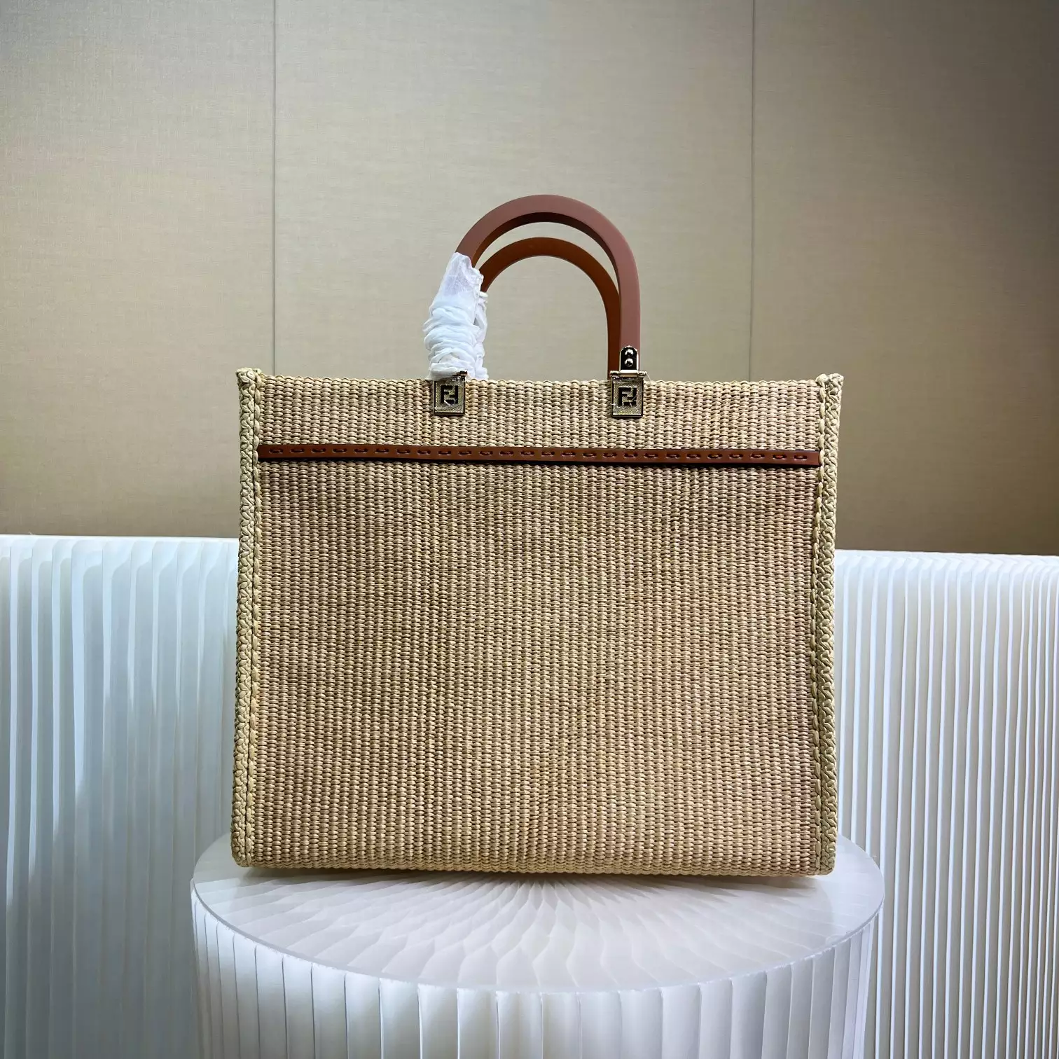 Fendi Sunshine Medium Shopper in Natural Straw - Repbags.ru - Image 7