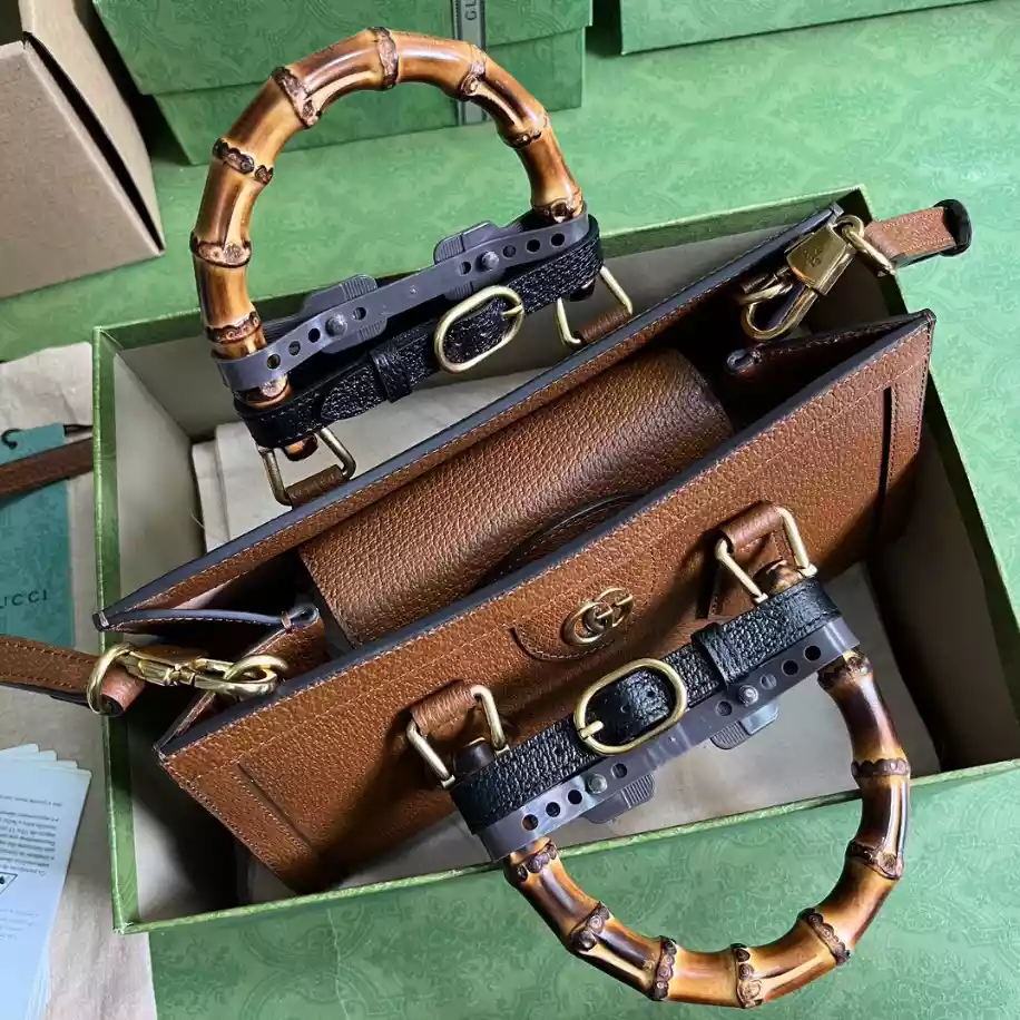 Gucci Diana Small Shoulder Bag - Image 5