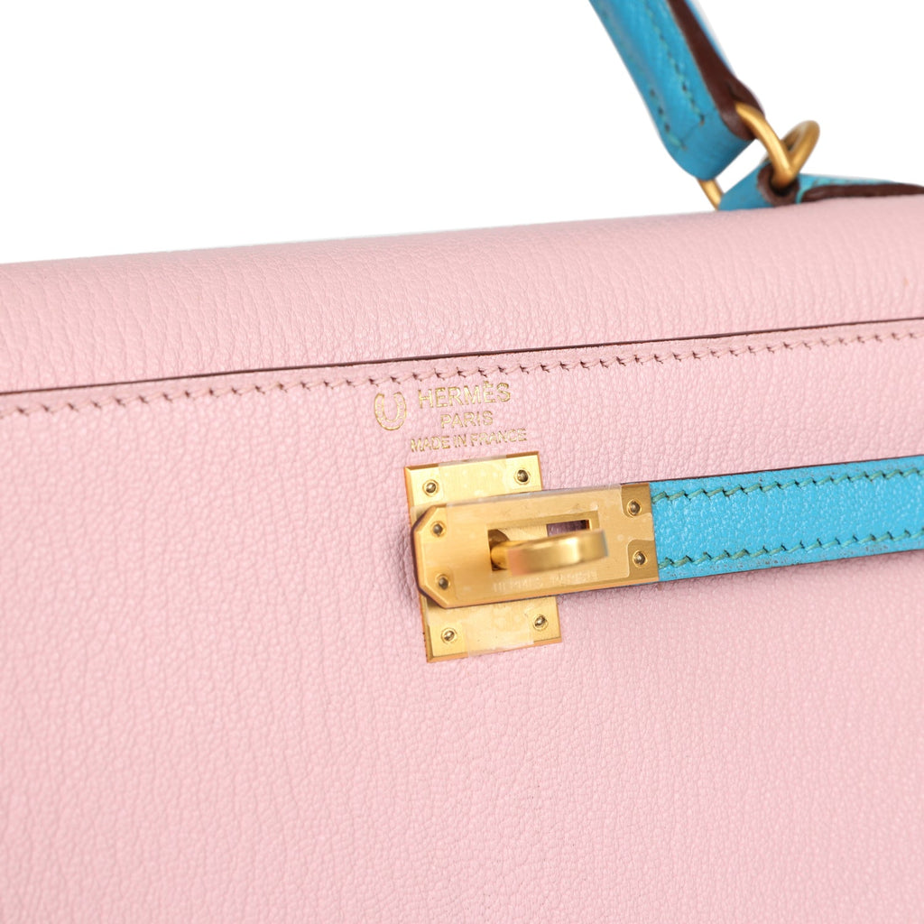 Hermes Special Order (HSS) Kelly Sellier 25 Rose Sakura and Bleu Aztec Chevre Brushed Gold Hardware - Image 8