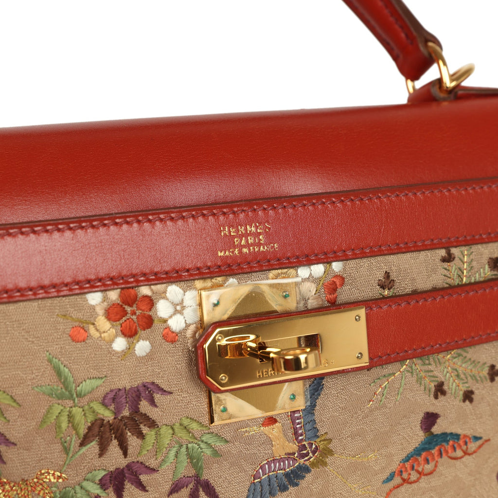 Vintage Hermes "Kimono" Kelly Sellier 32 Brique Box and Embroidered Silk Gold Hardware - Image 8