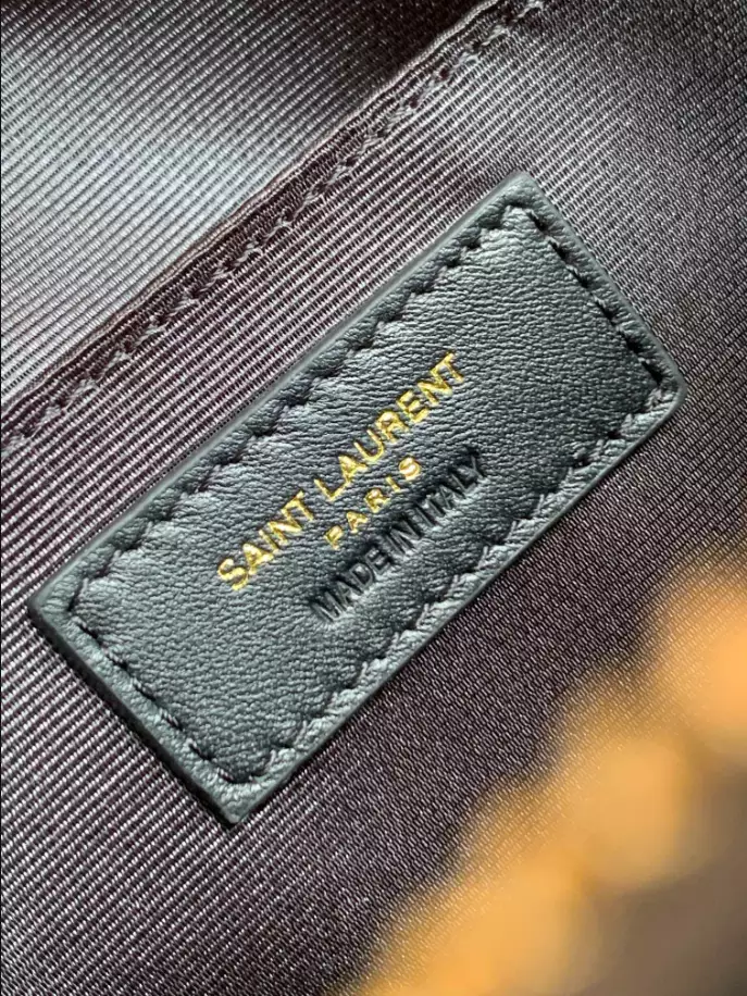 Lou in Quilted Leather camera bag - Image 8