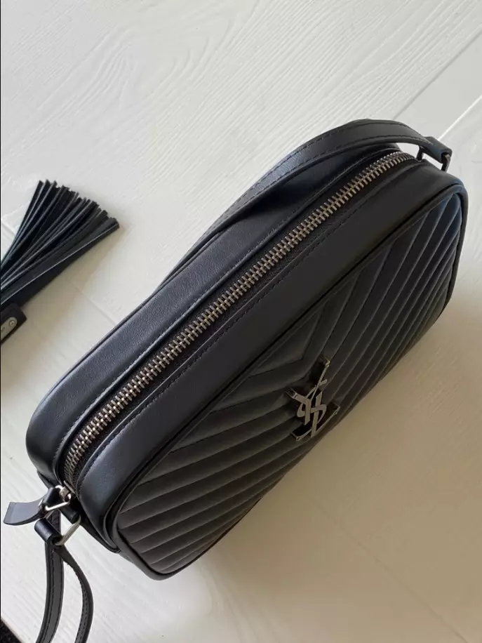 Lou in Quilted Leather camera bag - Image 8