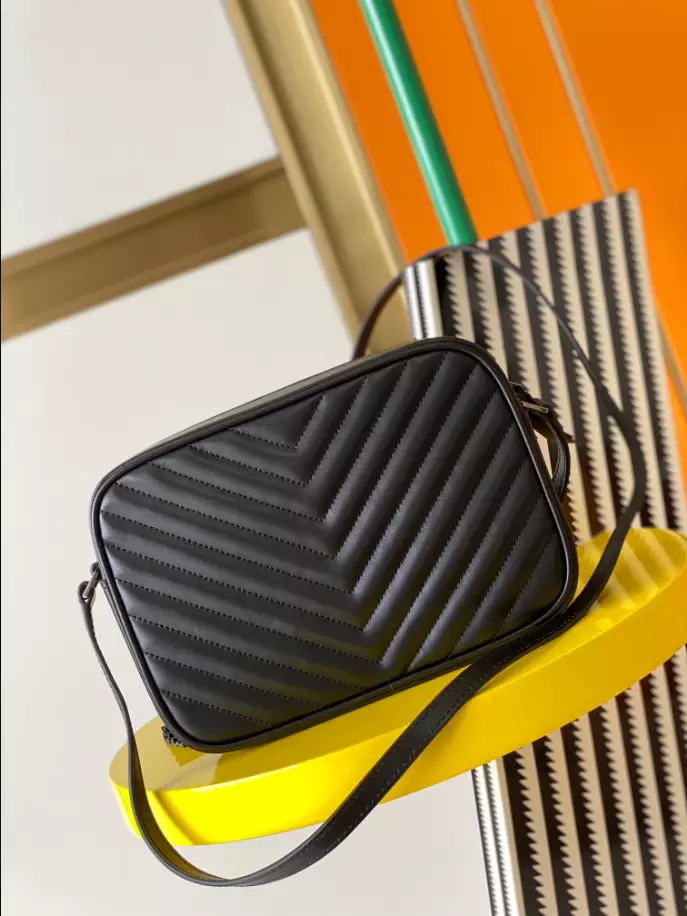 Lou in Quilted Leather camera bag - Image 4