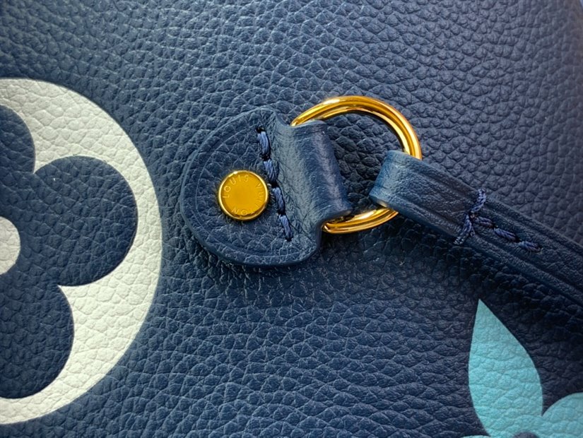 Louis Vuitton Neverfull MM Tote Bag - Image 8