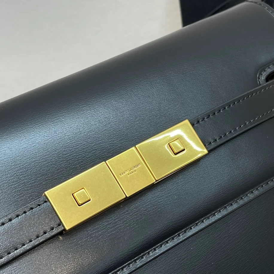 Manhattan Small Shoulder Bag in Box Saint Laurent - Image 6