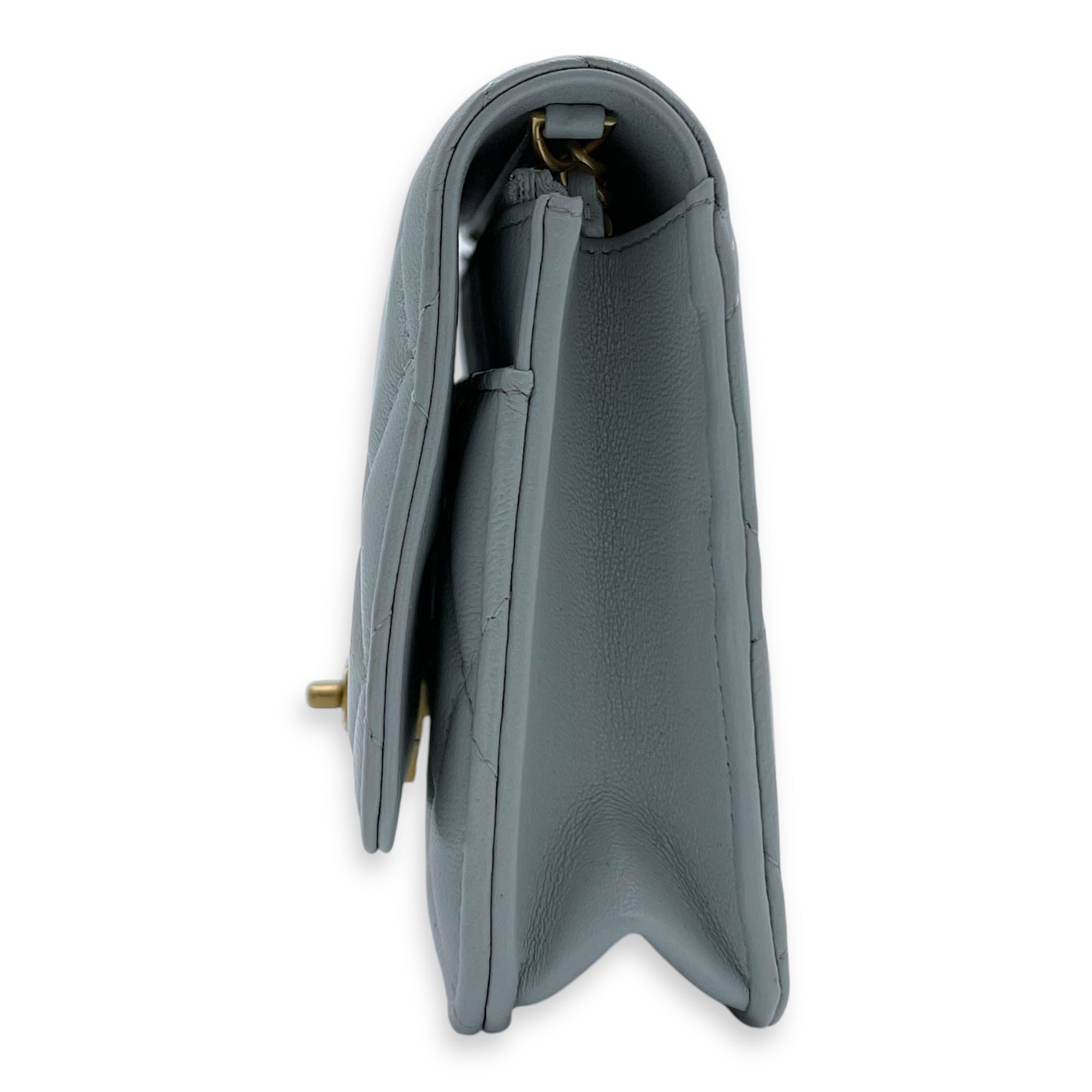 CC Wallet On Chain Blue in Lambskin, Gold hardware - Image 5