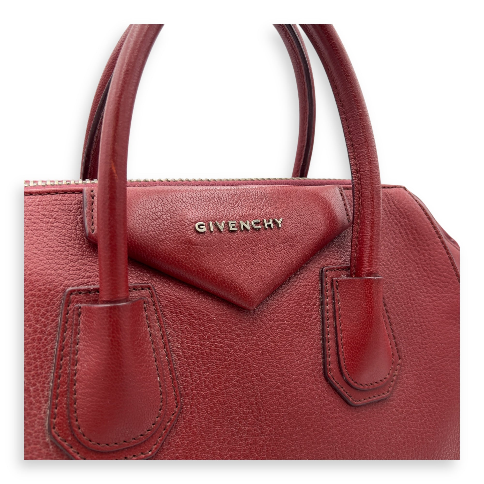 Antigona Medium Red Top Handle Bag in Goat Leather, Gold hardware - Image 7