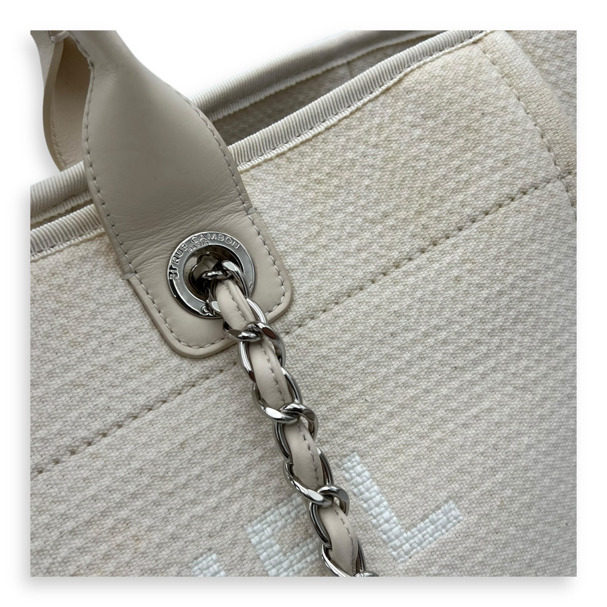 Deauville Tote Bag White in Canvas, Silver hardware - Image 8