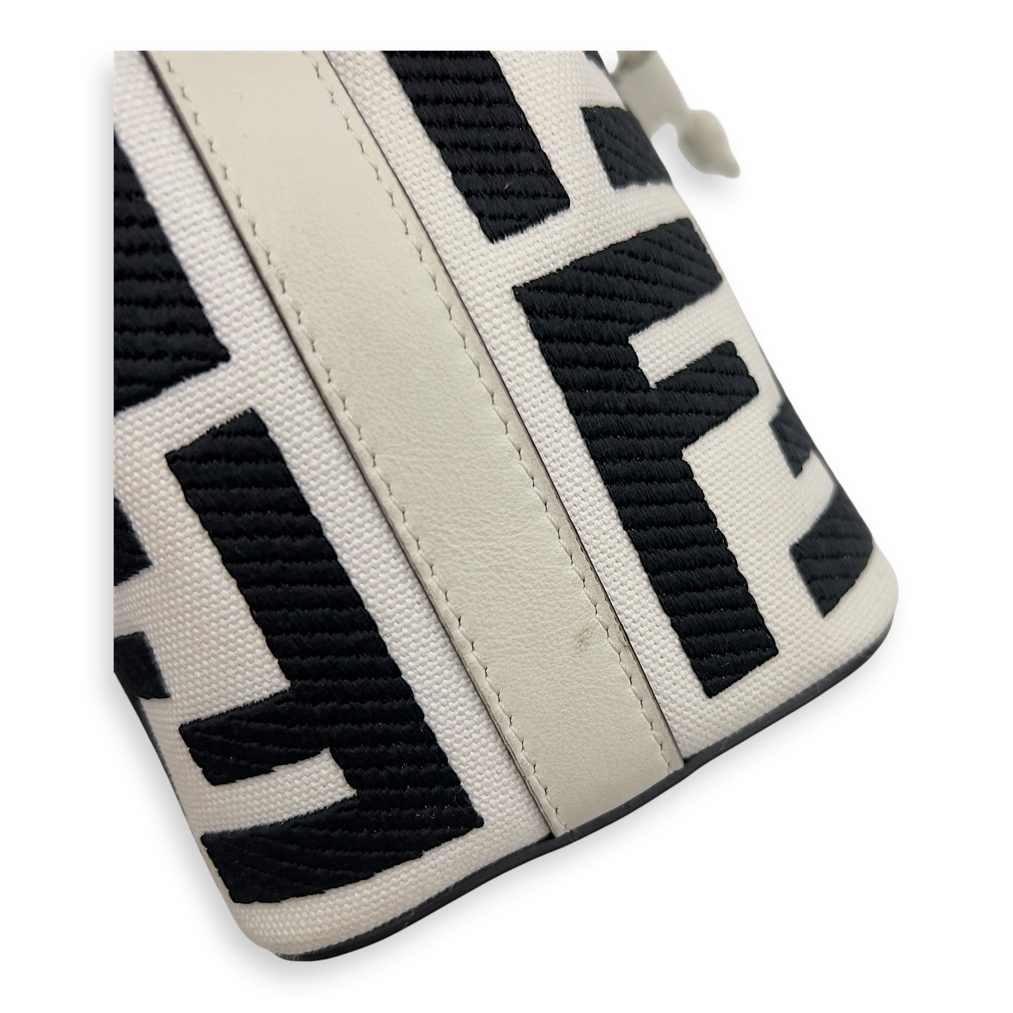 Mon Tresor White Bucket Bag in Canvas, Silver hardware - Image 10