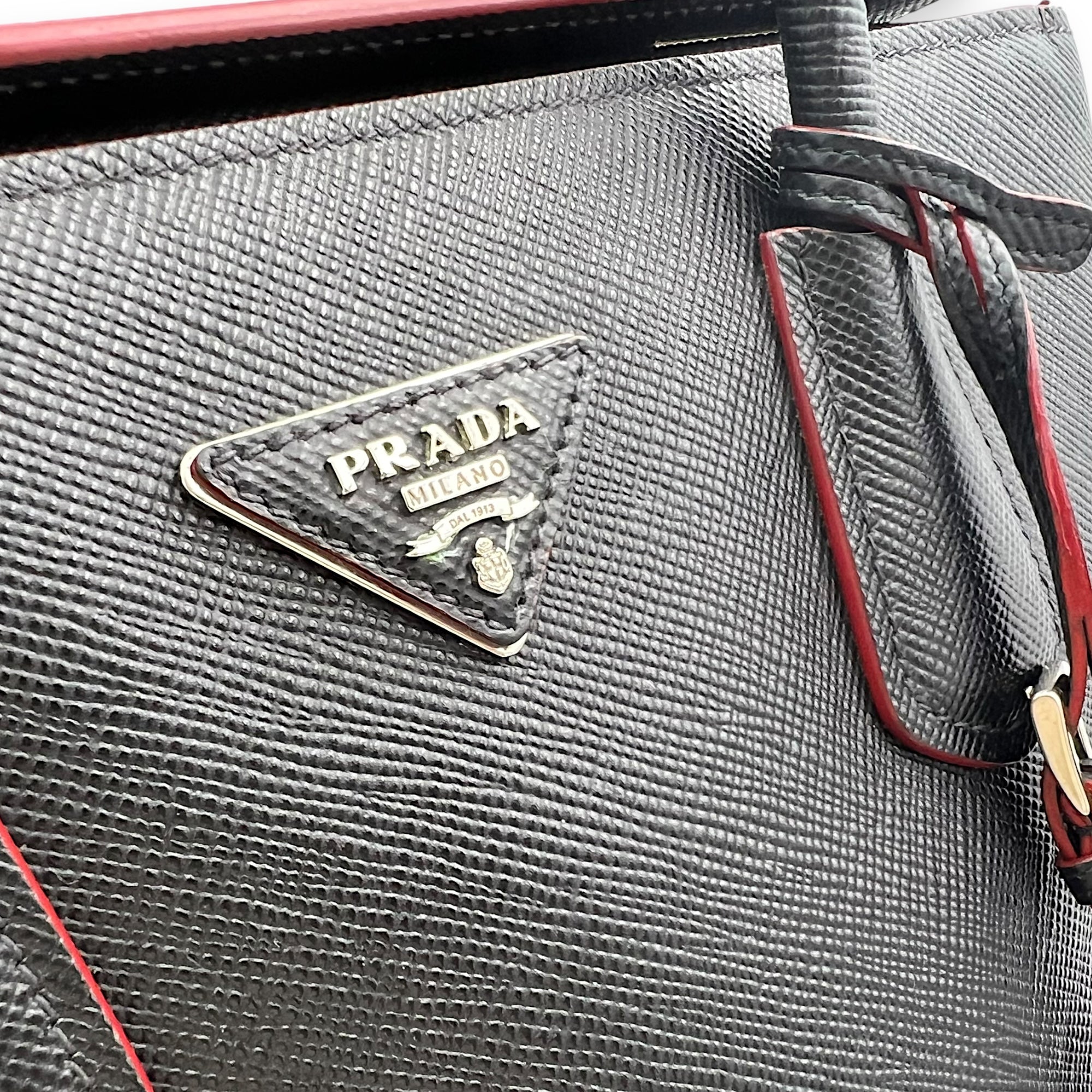 2 way turnlock bag Top Handle Bag Black in Saffiano Leather, Silver hardware - Image 9