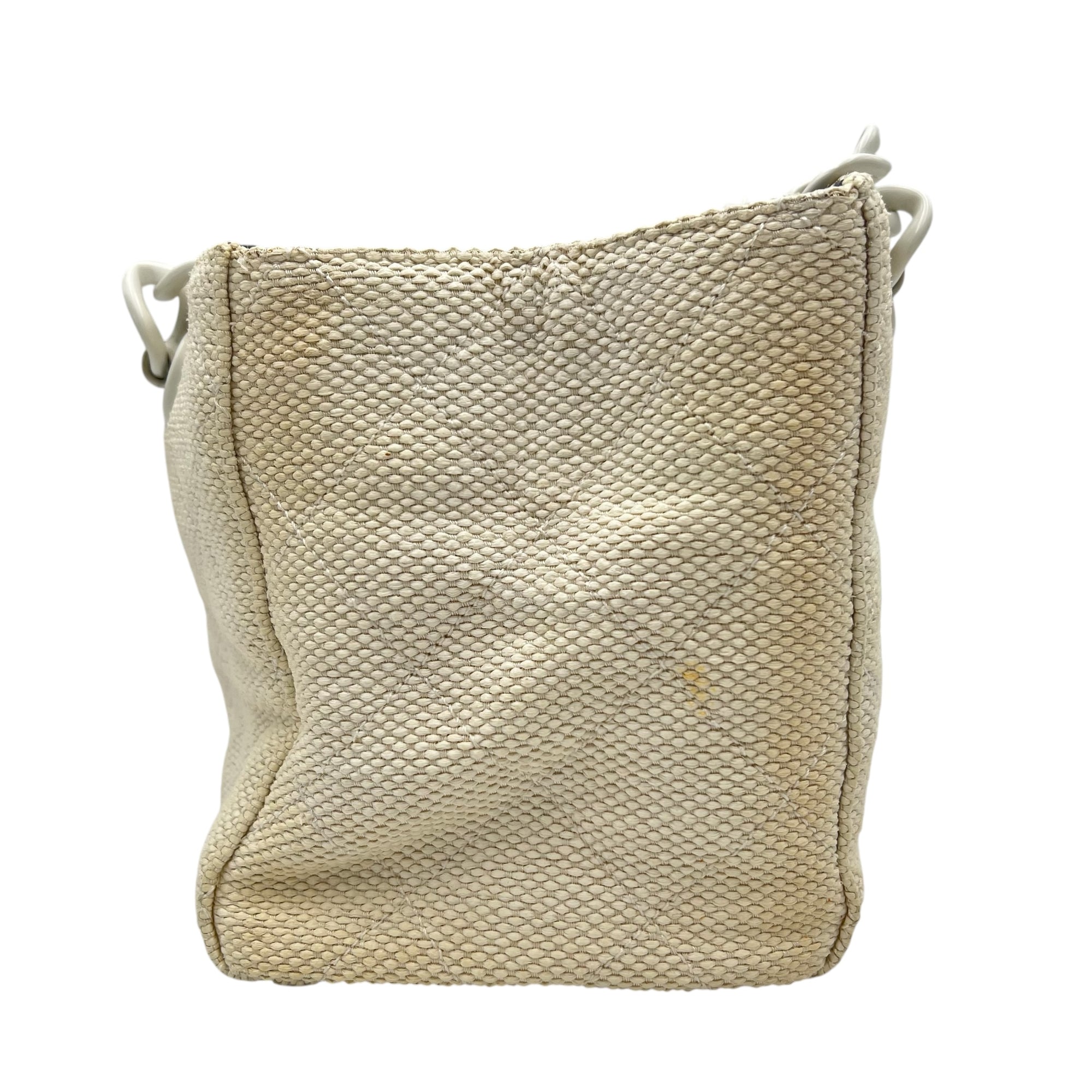 CC White Shoulder Bag in Raffia, Resin hardware - Image 5