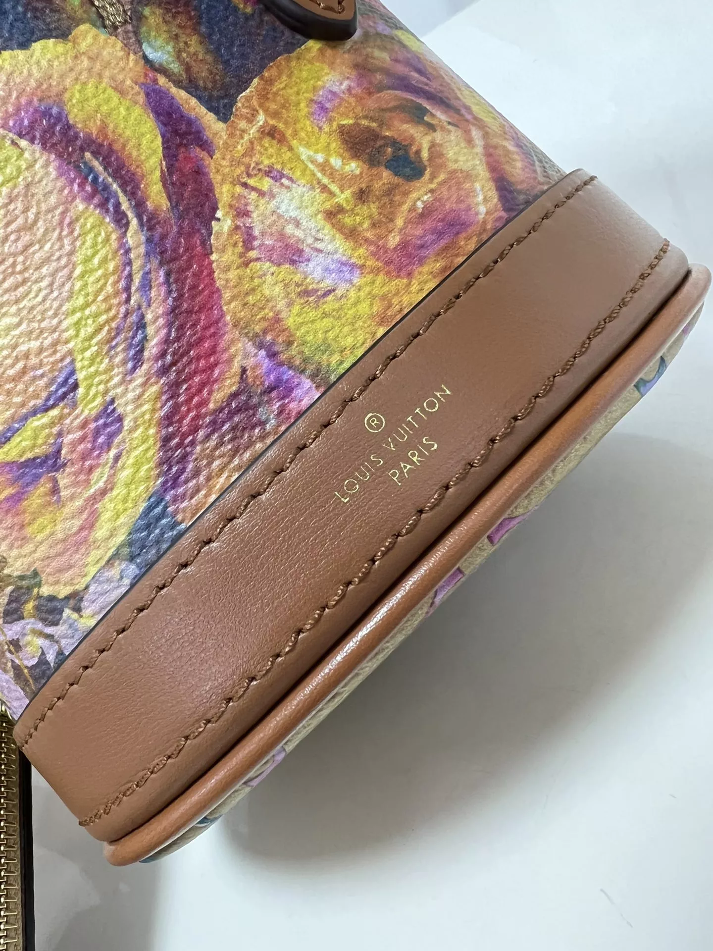 Metallic Monogram LV Garden Bucket Bag Gold - ReplicaBags.is - Image 8