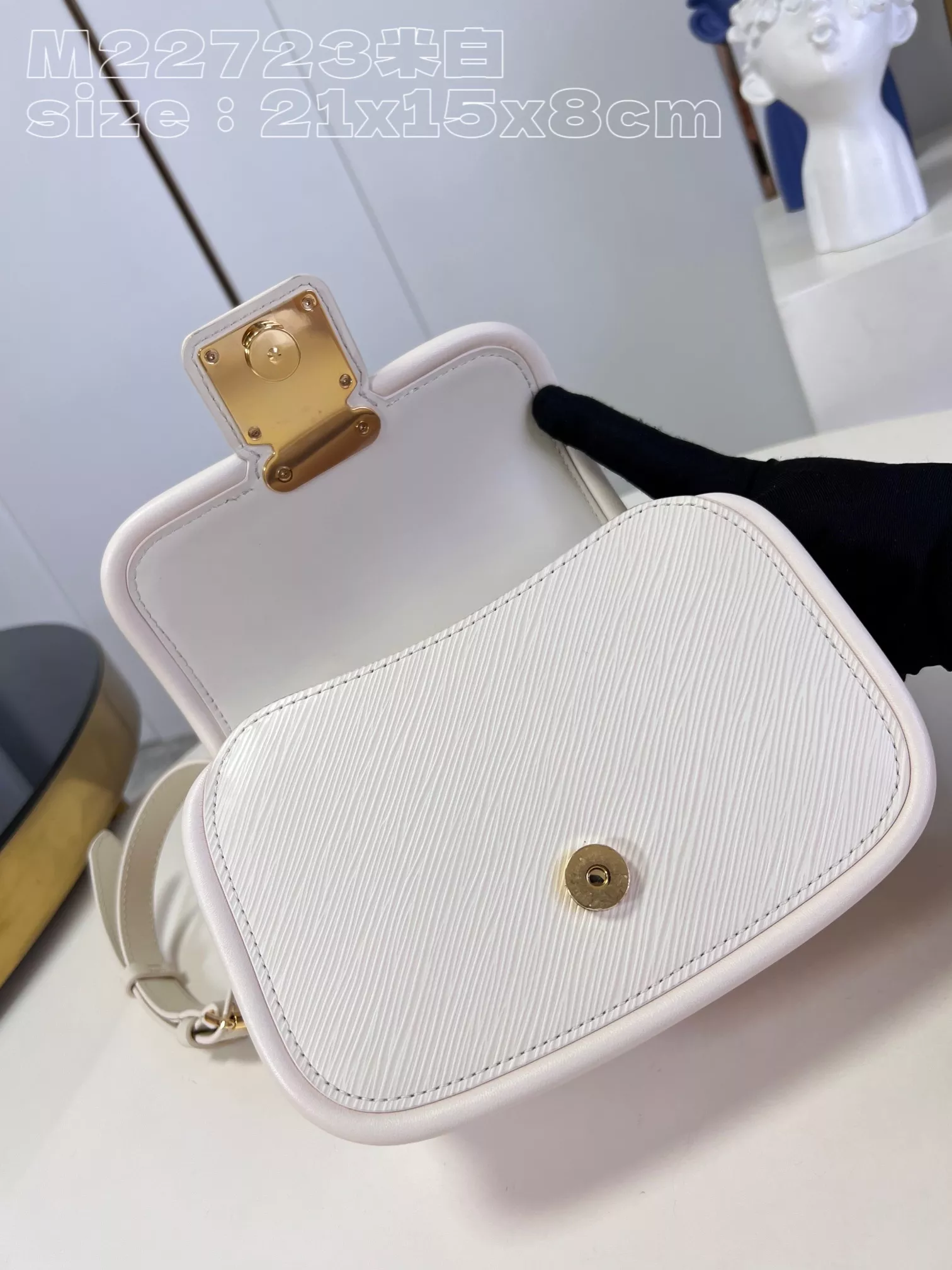 LV Hide and Seek Epi Cream - ReplicaBags.is - Image 8