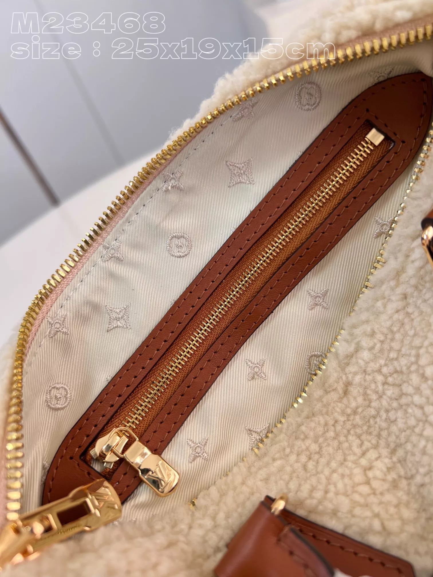 LV Ski Speedy Bandoulière 25 Cream/Brown - ReplicaBags.is - Image 9