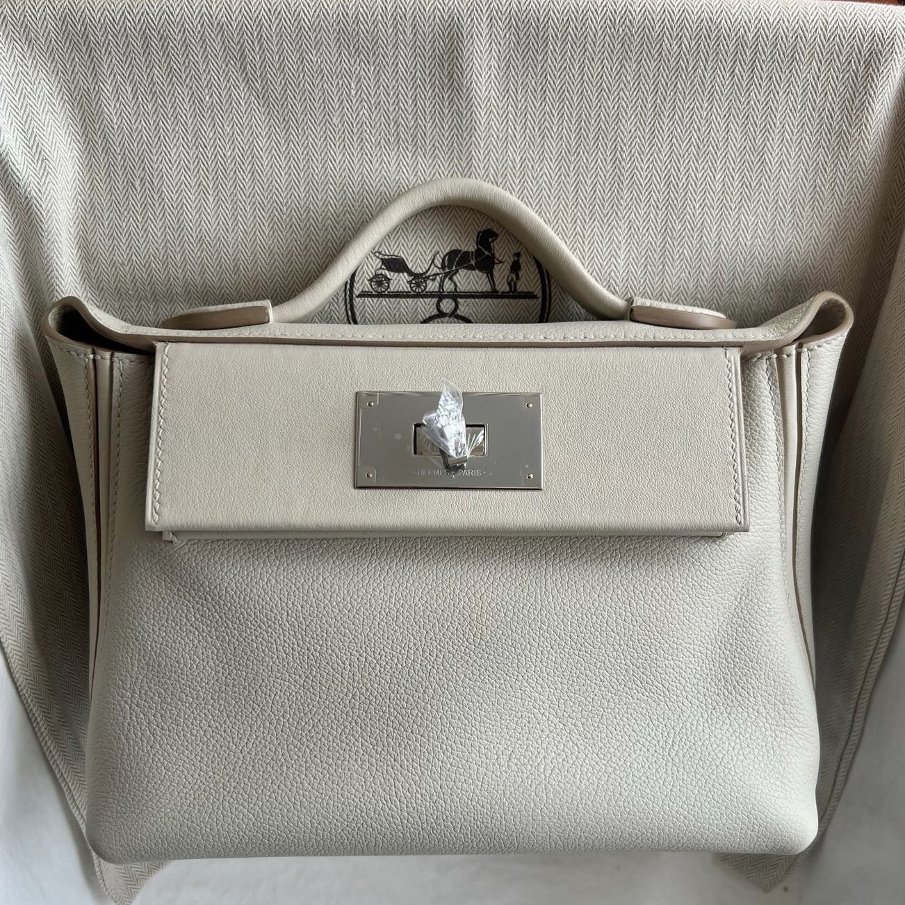 Hermes 24/24 Mini 21 Handmade Bag in Beton Evercolor Leather