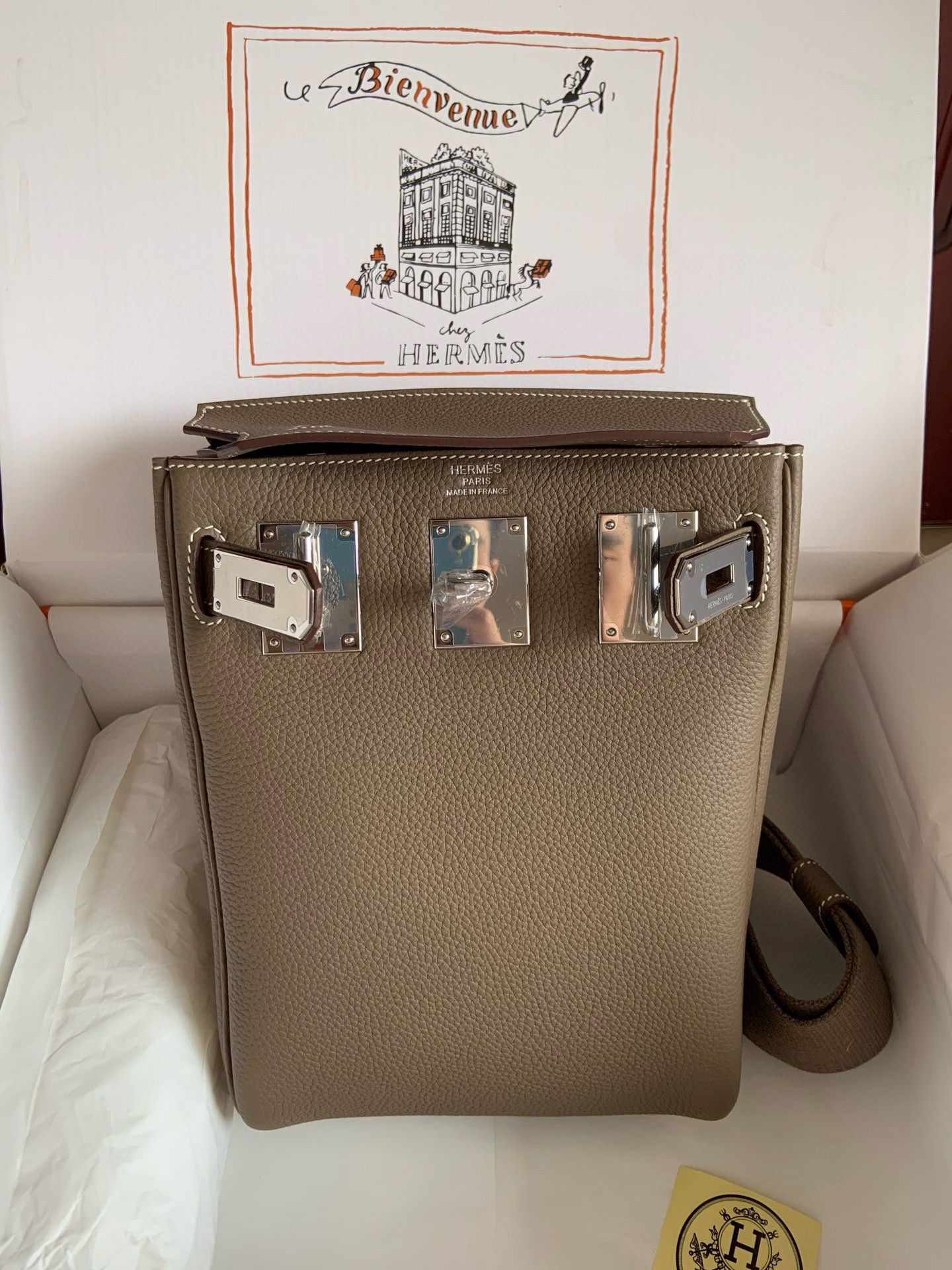 Hermes Hac a Dos PM Backpack in Taupe Clemence Leather - Image 7