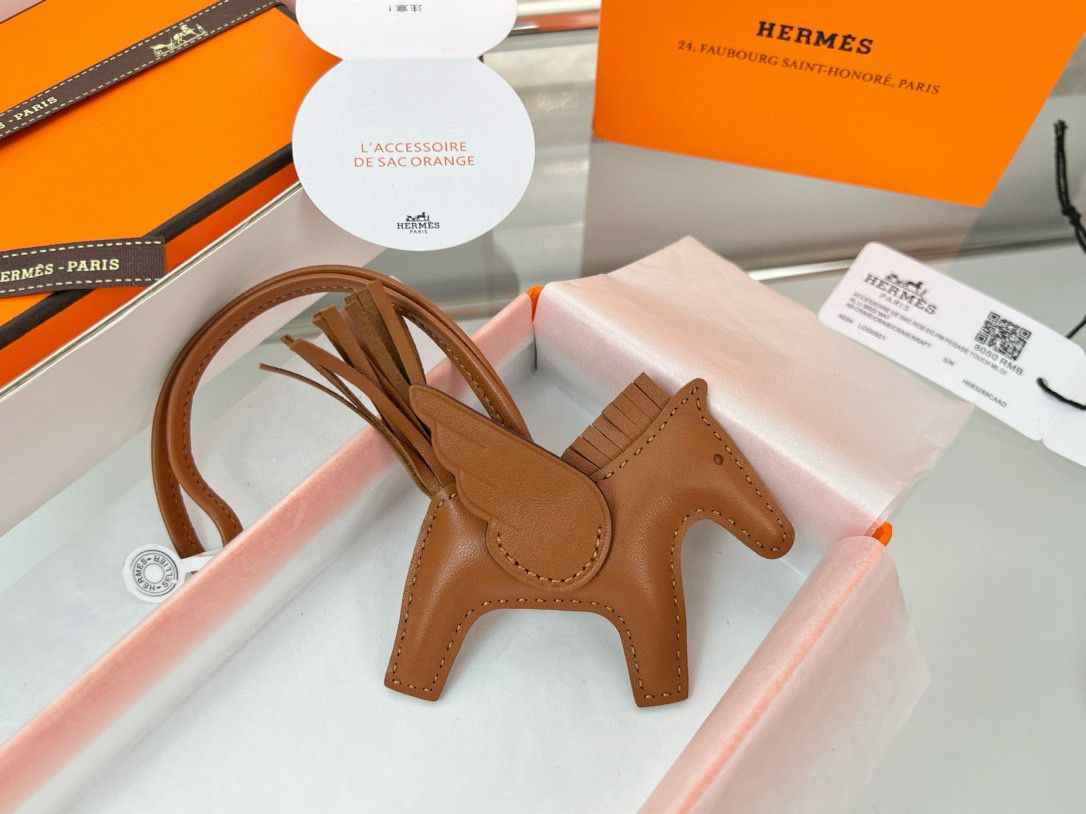 Hermes Rodeo Pegase PM Bag Charm in Gold Lambskin - Image 4