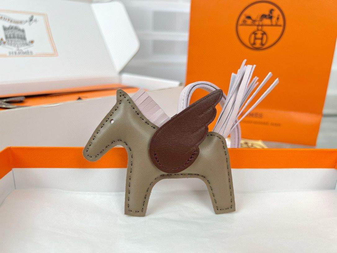 Hermes Rodeo Pegase PM Bag Charm in Taupe/Mauve Pale/Chocolat Lambskin - Image 3