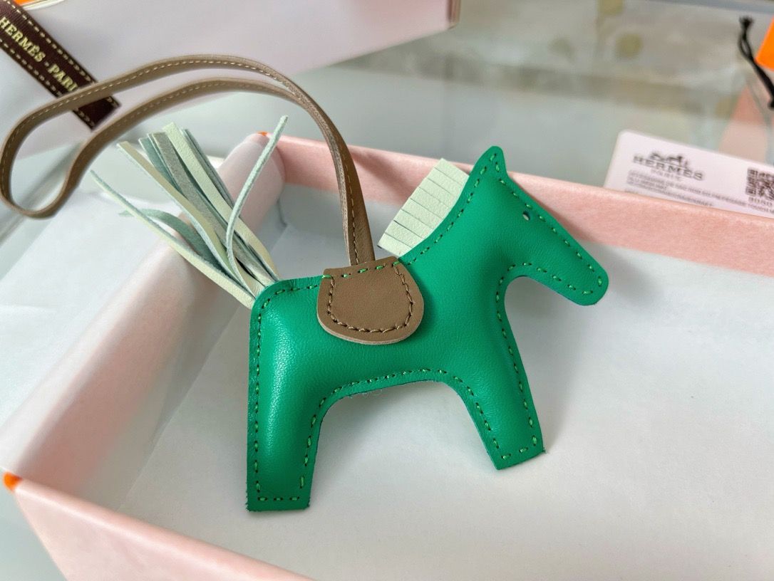 Hermes Rodeo PM Bag Charm in Menthe/Vert Fizz/Taupe Lambskin - Image 5