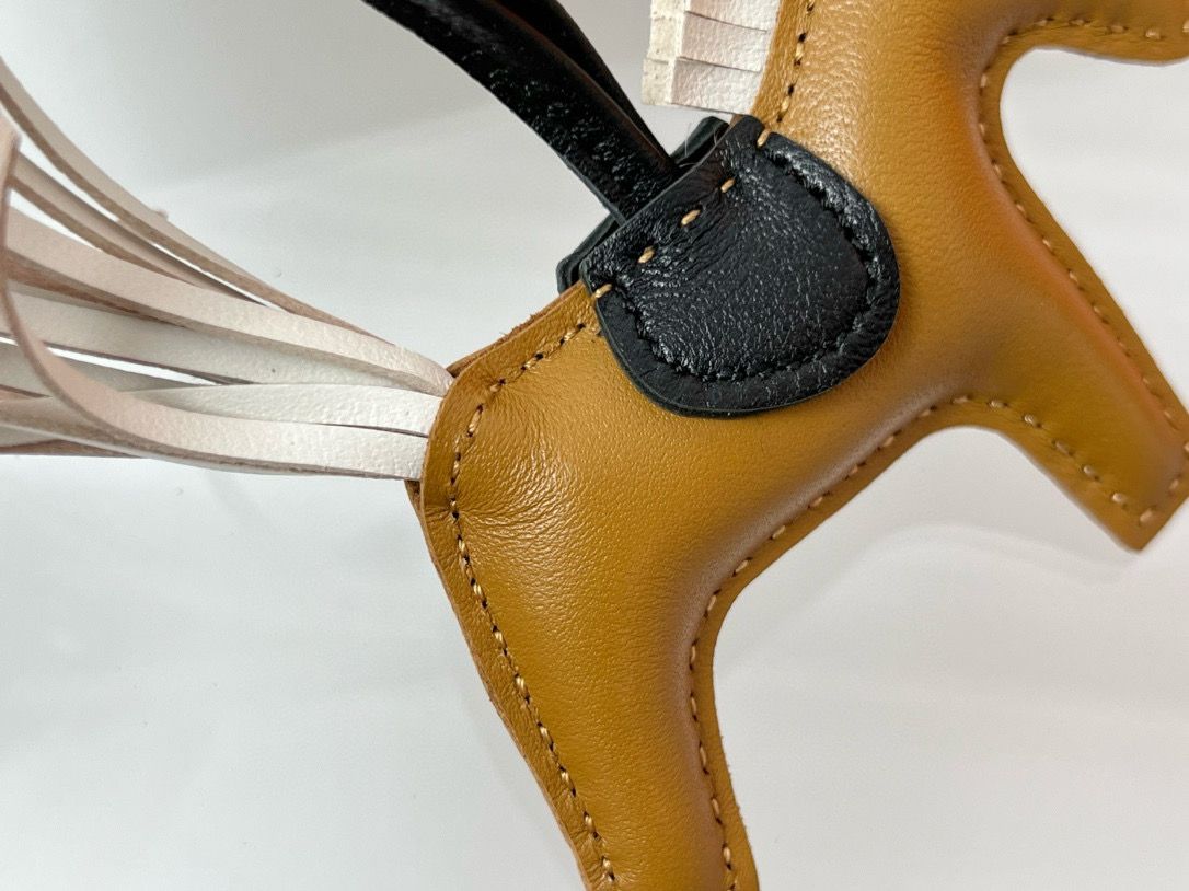 Hermes Rodeo PM Bag Charm in Sesame/Black/Nata Lambskin - Image 3