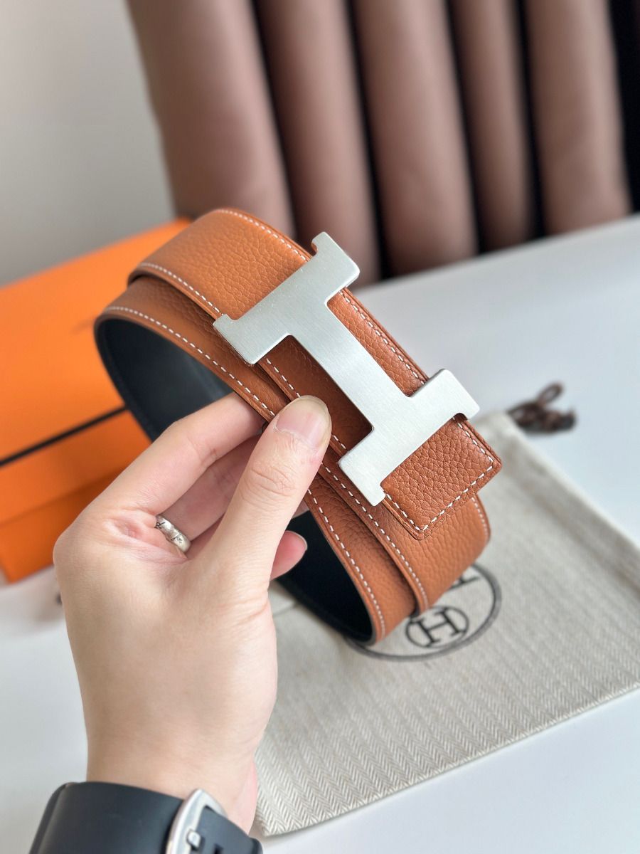 Hermes Constance Reversible Belt 38MM in Gold Clemence Leather - Image 4