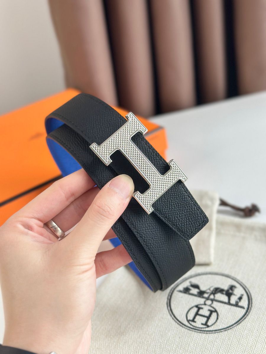 Hermes H Guillochee Reversible Belt 32MM in Black and Blue Epsom Calfskin - Image 7