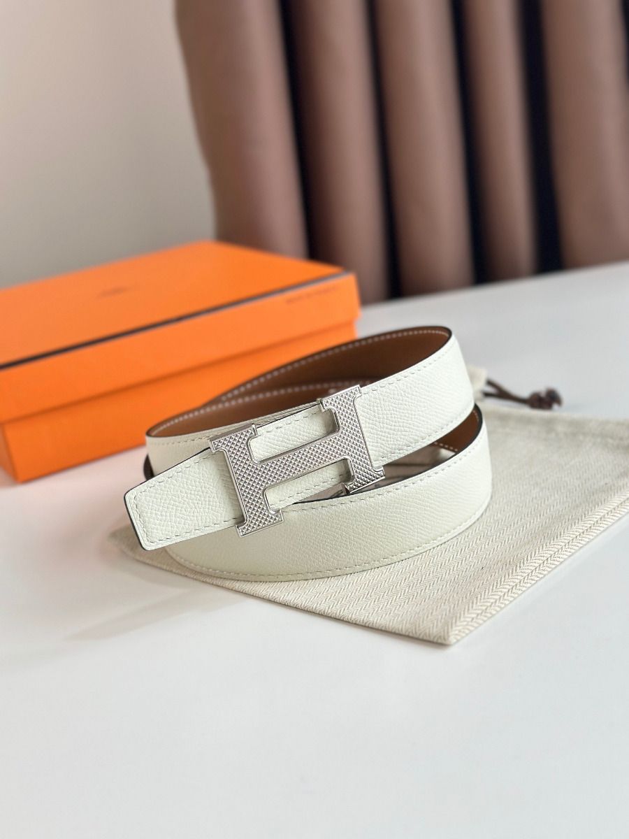 Hermes H Guillochee Reversible Belt 32MM in Gold and White Epsom Calfskin - Image 3