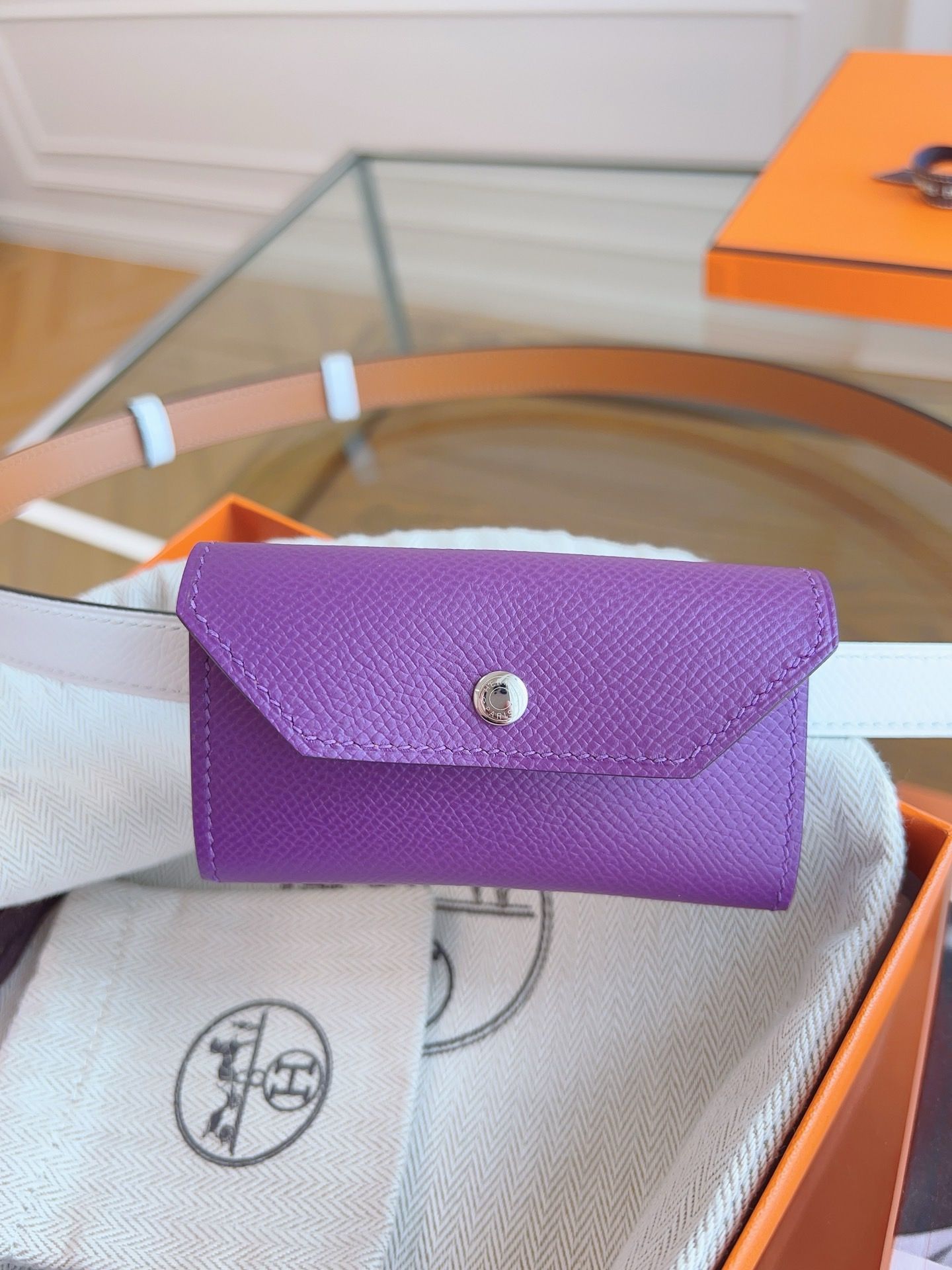 Hermes Kelly Pocket 18 Belt in White and Violet Epsom Calfskin - Image 4