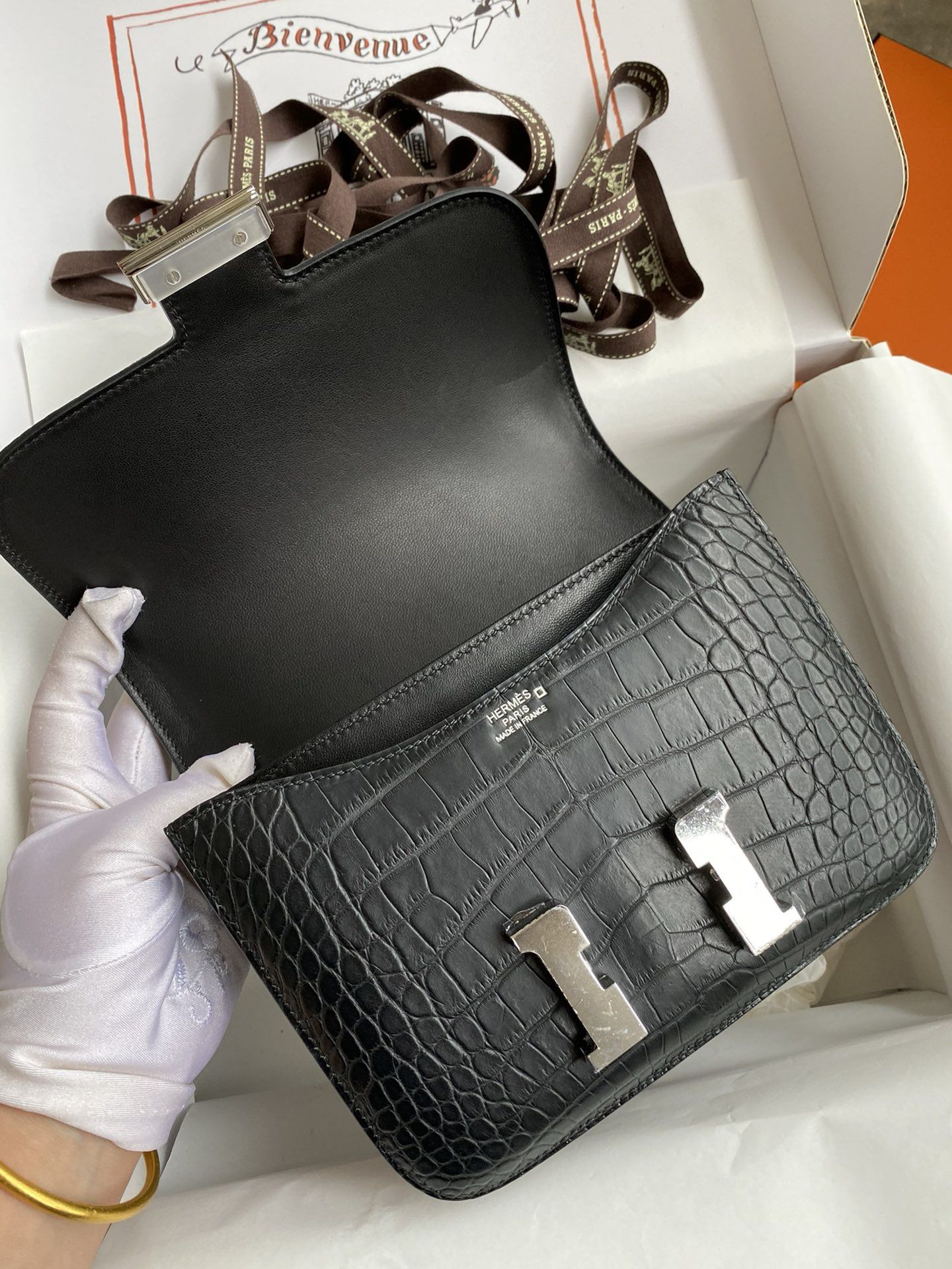 Hermes Constance 18 Handmade Bag in Black Matte Alligator Leather - Image 7