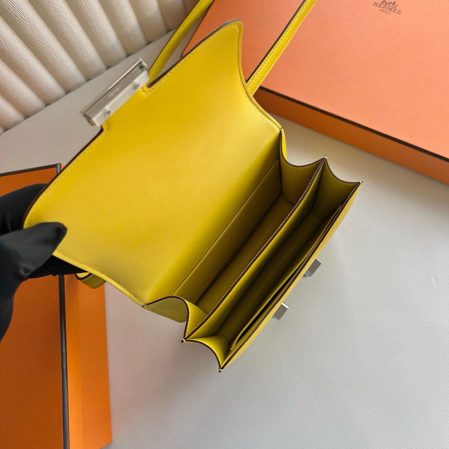 Hermes Constance 18 Handmade Bag in Jaune Naples Chevre Mysore Leather - Image 7