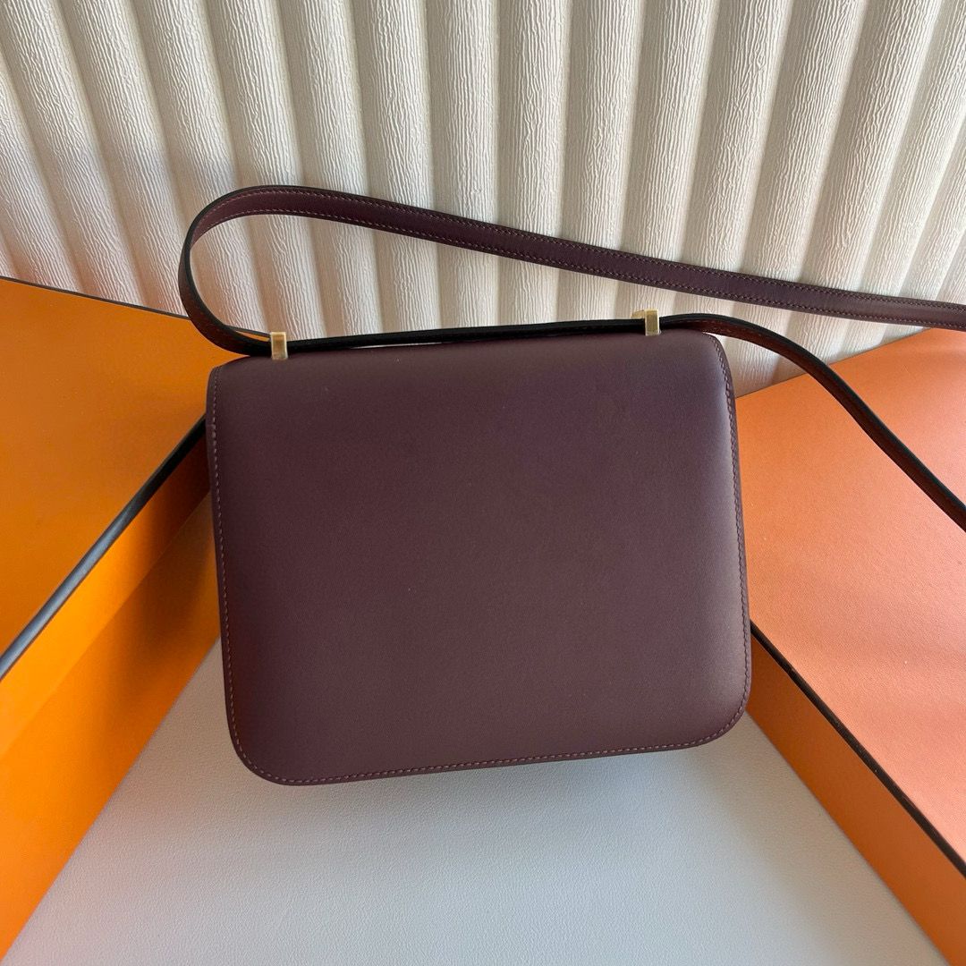 Hermes Constance 18 Handmade Bag in Bordeaux Swift Calfskin - Image 5