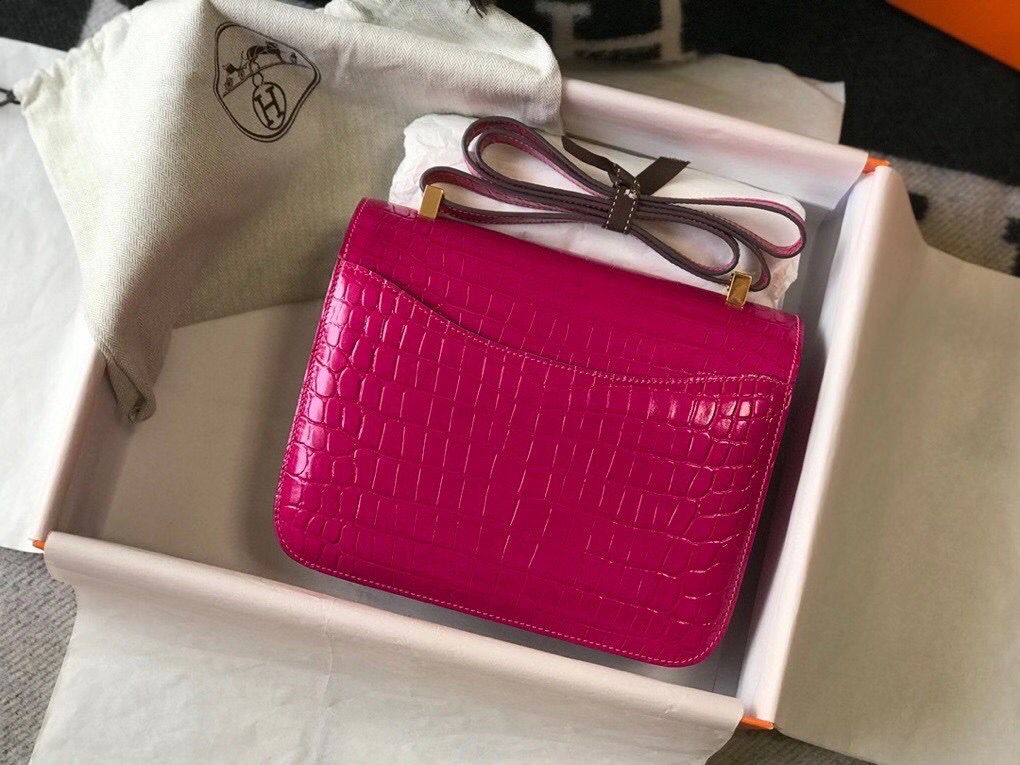 Hermes Constance 24cm Bag In Rose Red Embossed Crocodile - Image 3