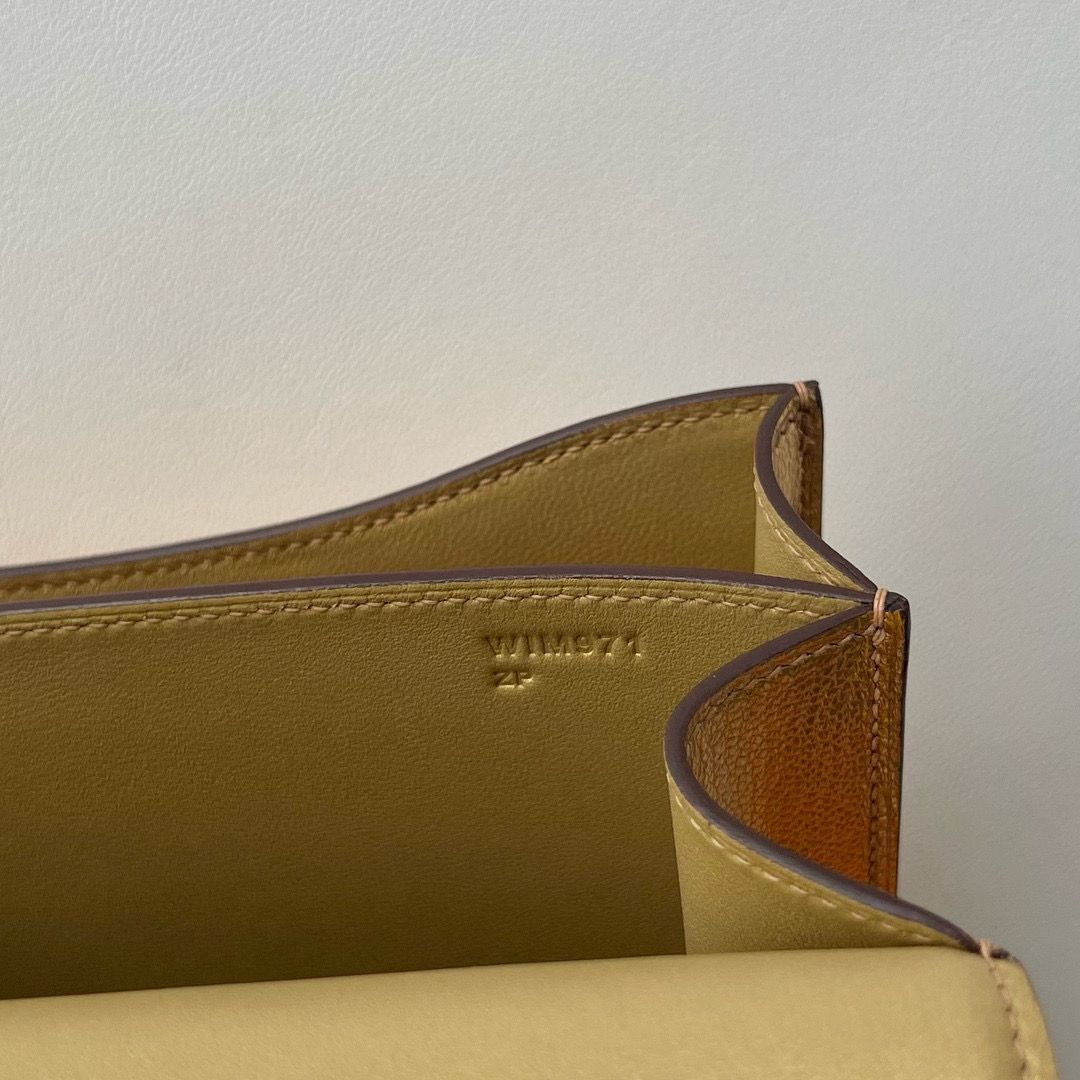 Hermes Constance 1-18 Mirror Bag in Dore Metallic Chevre Mysore Leather - Image 6