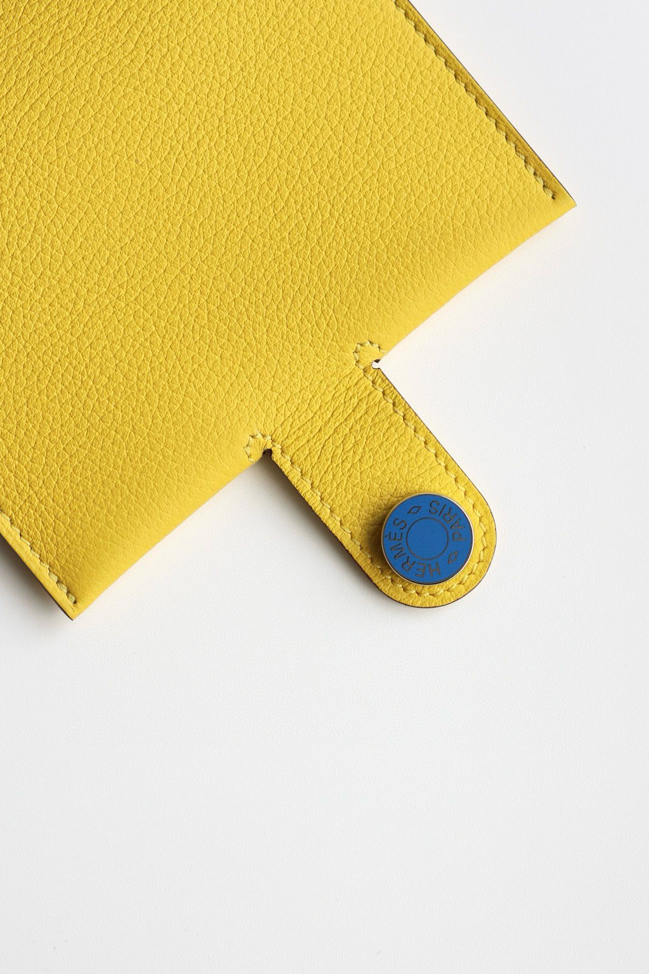 Hermes R.M.S Verso Card Holder in Jaune de Naples Evergrain Calfskin - Image 3