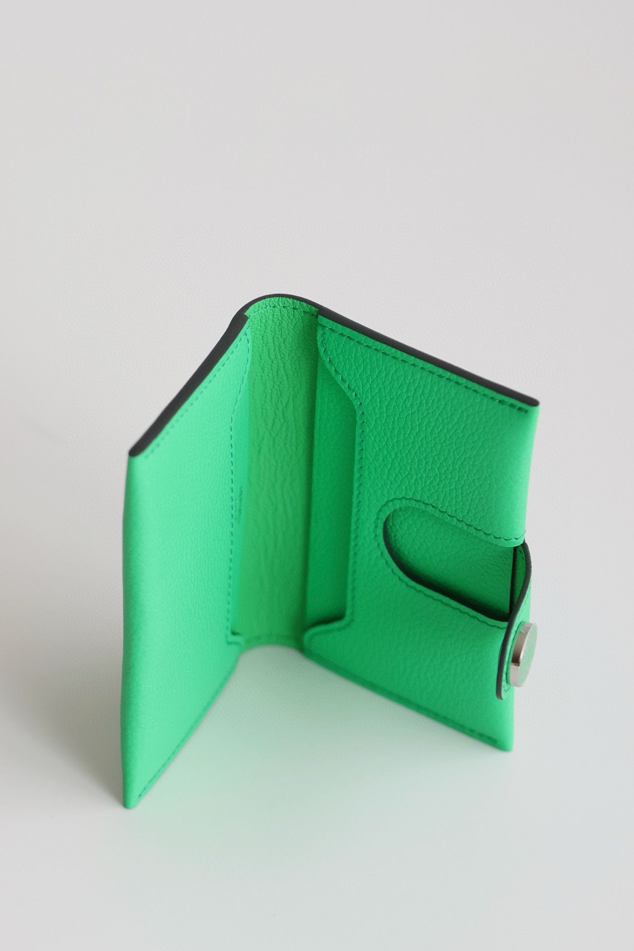 Hermes R.M.S Card Holder in Vert Comics Evergrain Calfskin - Image 8