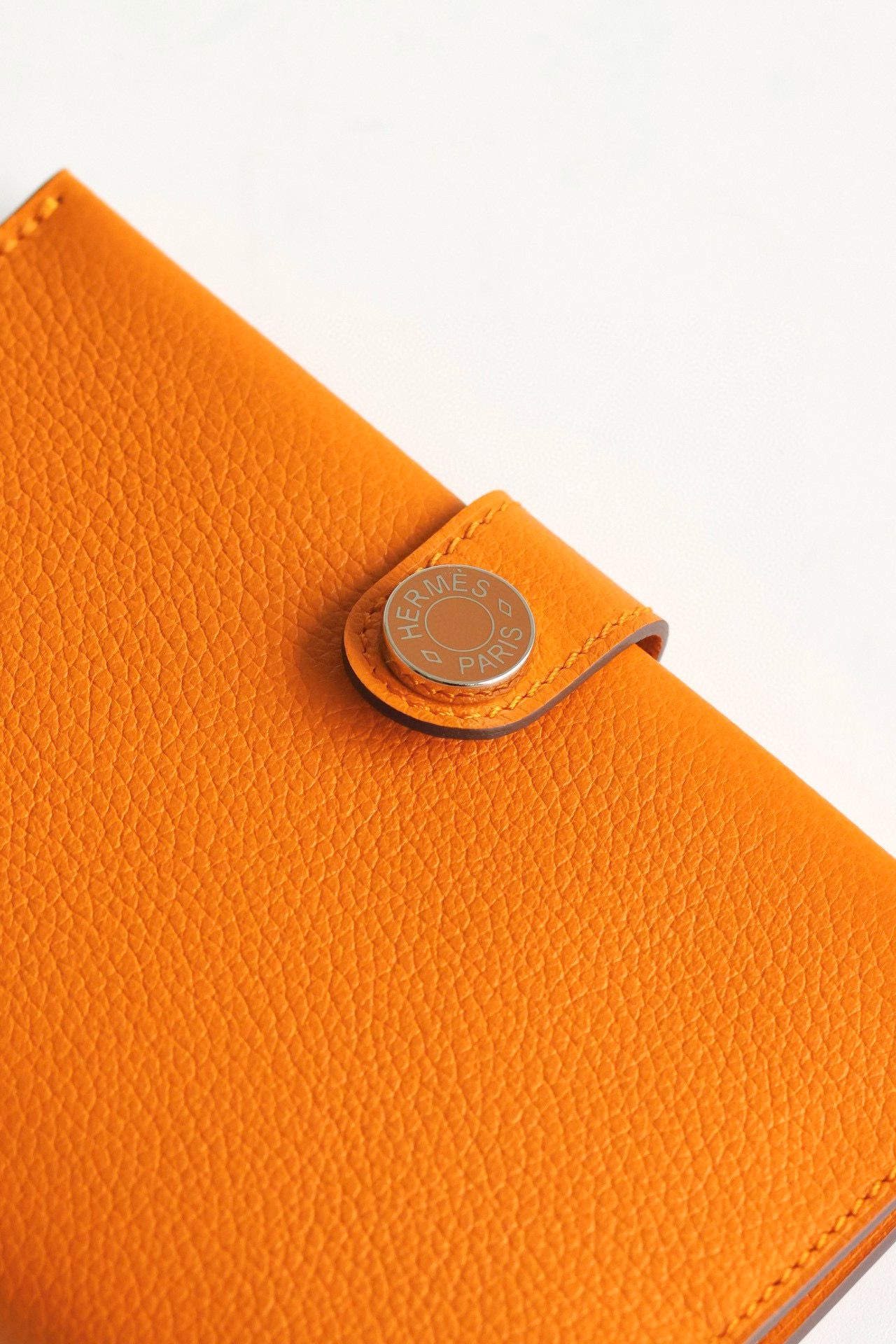 Hermes R.M.S Passport Holder in Apricot Evercolor Calfskin - Image 7