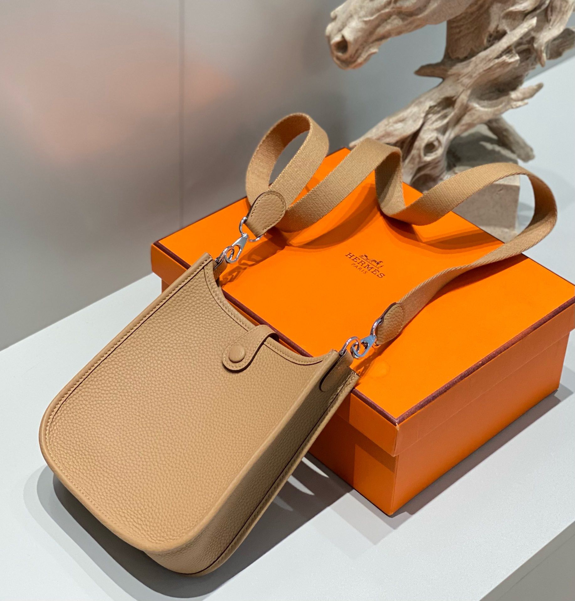 Hermes Evelyne III TPM Bag In Chai Clemence Leather - Image 5